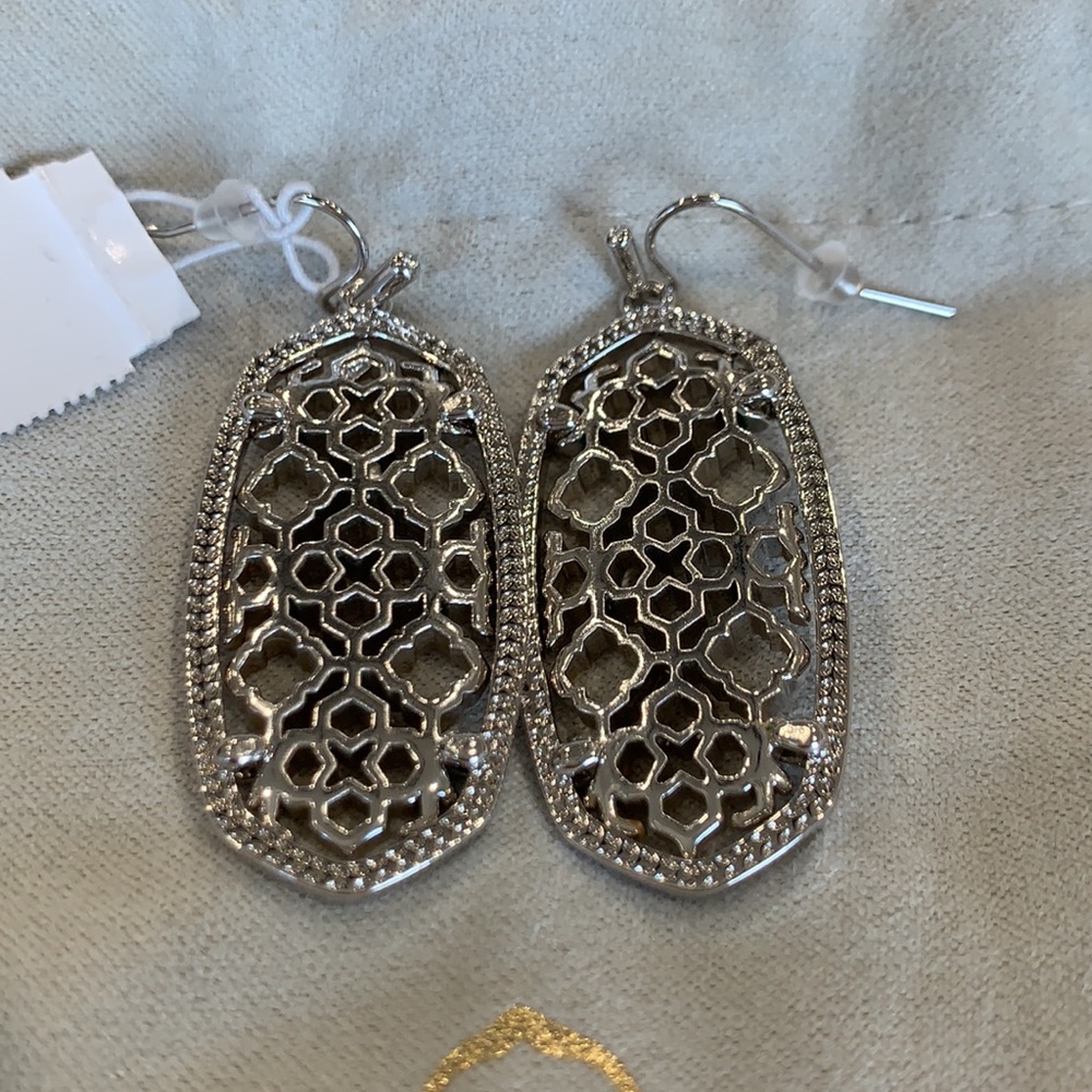 NWT Kendra Scott Elle Earrings